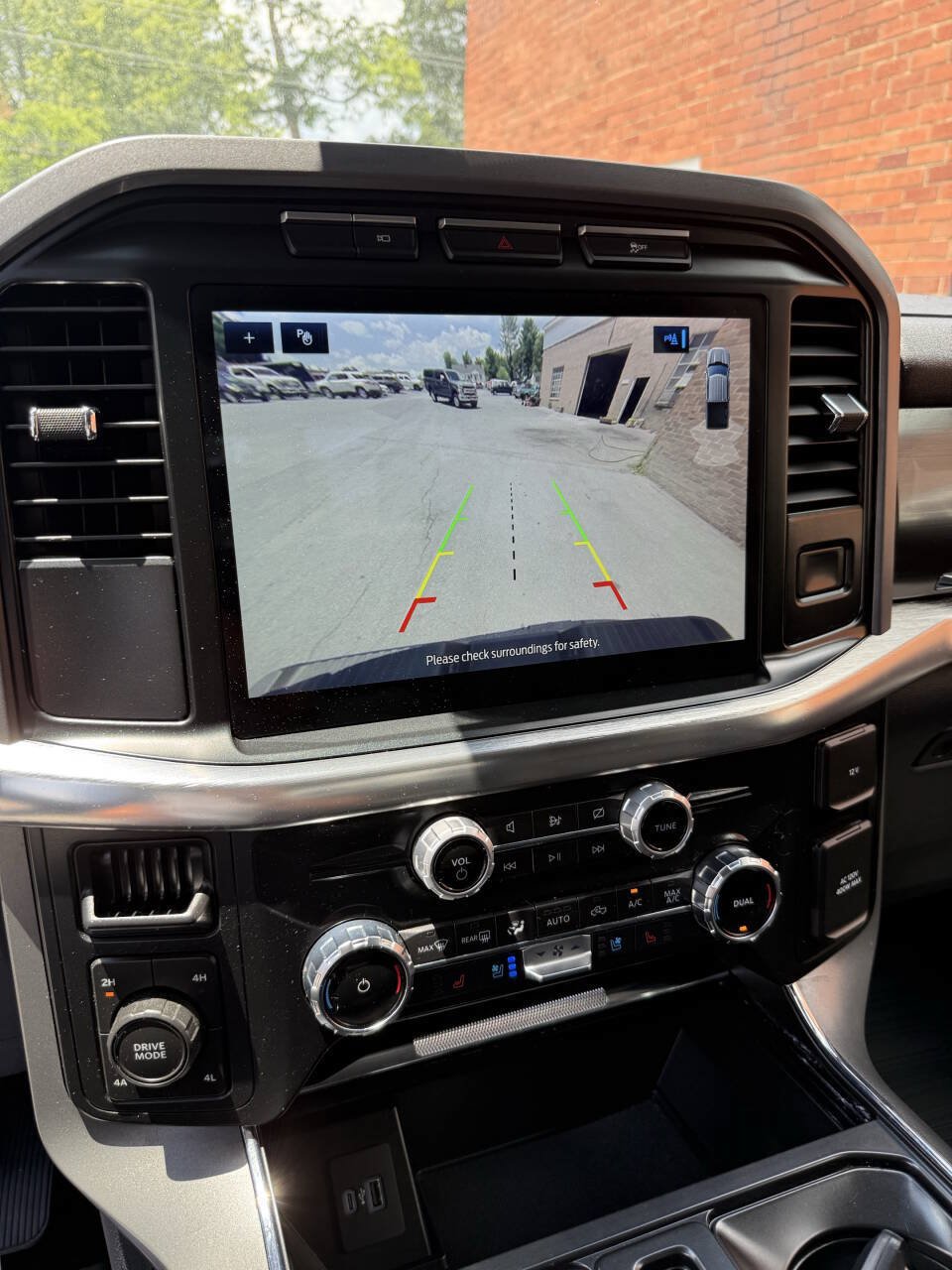 Used 2022 Ford F150 Lariat AWD/4WD image 24