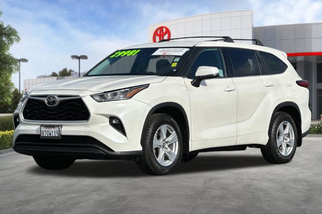 Used 2020 Toyota Highlander LE AWD/4WD image 10