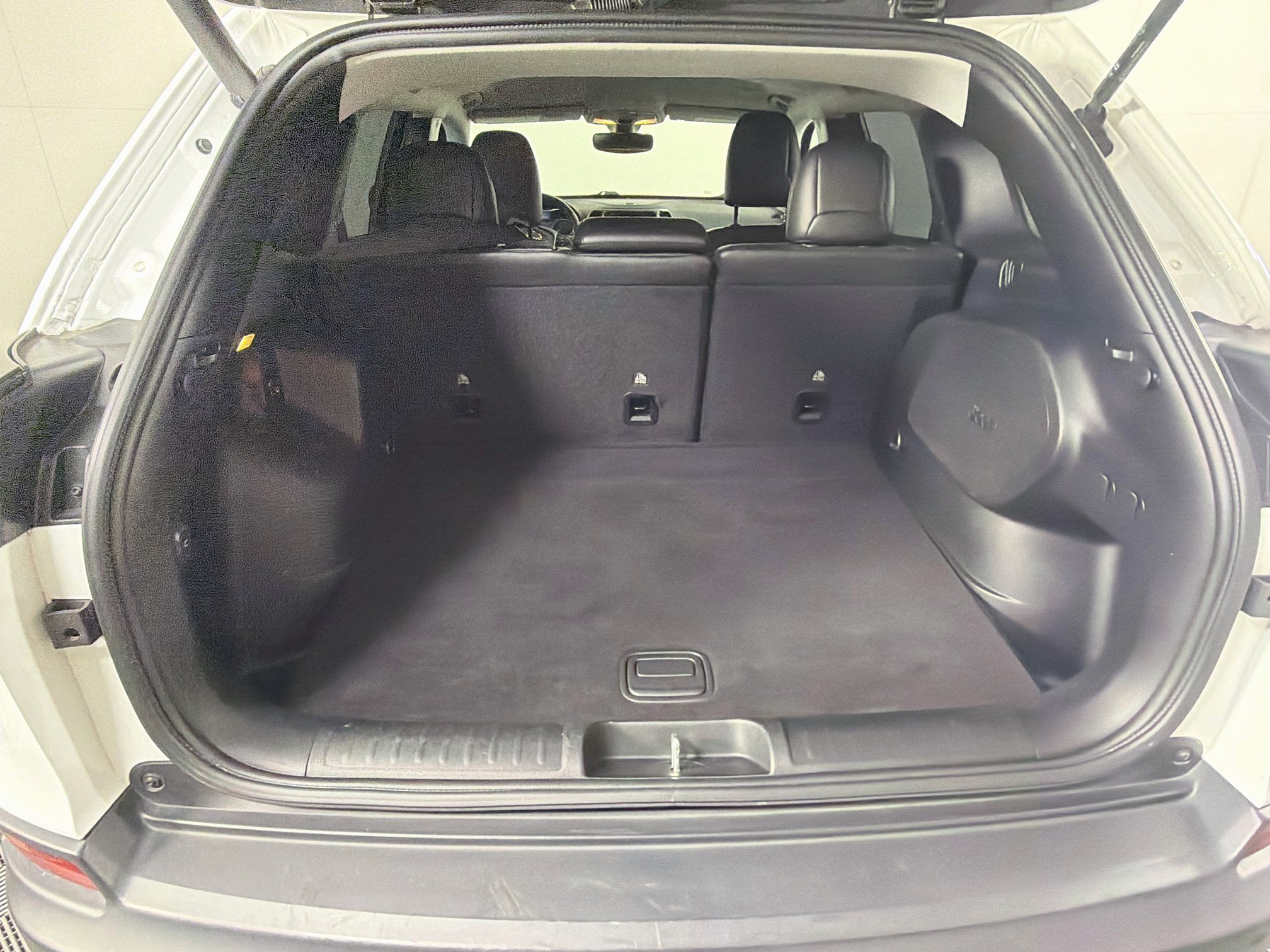 Used 2020 Jeep Cherokee Limited AWD/4WD image 27