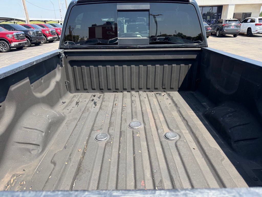 Used 2017 Nissan Titan SV AWD/4WD image 19