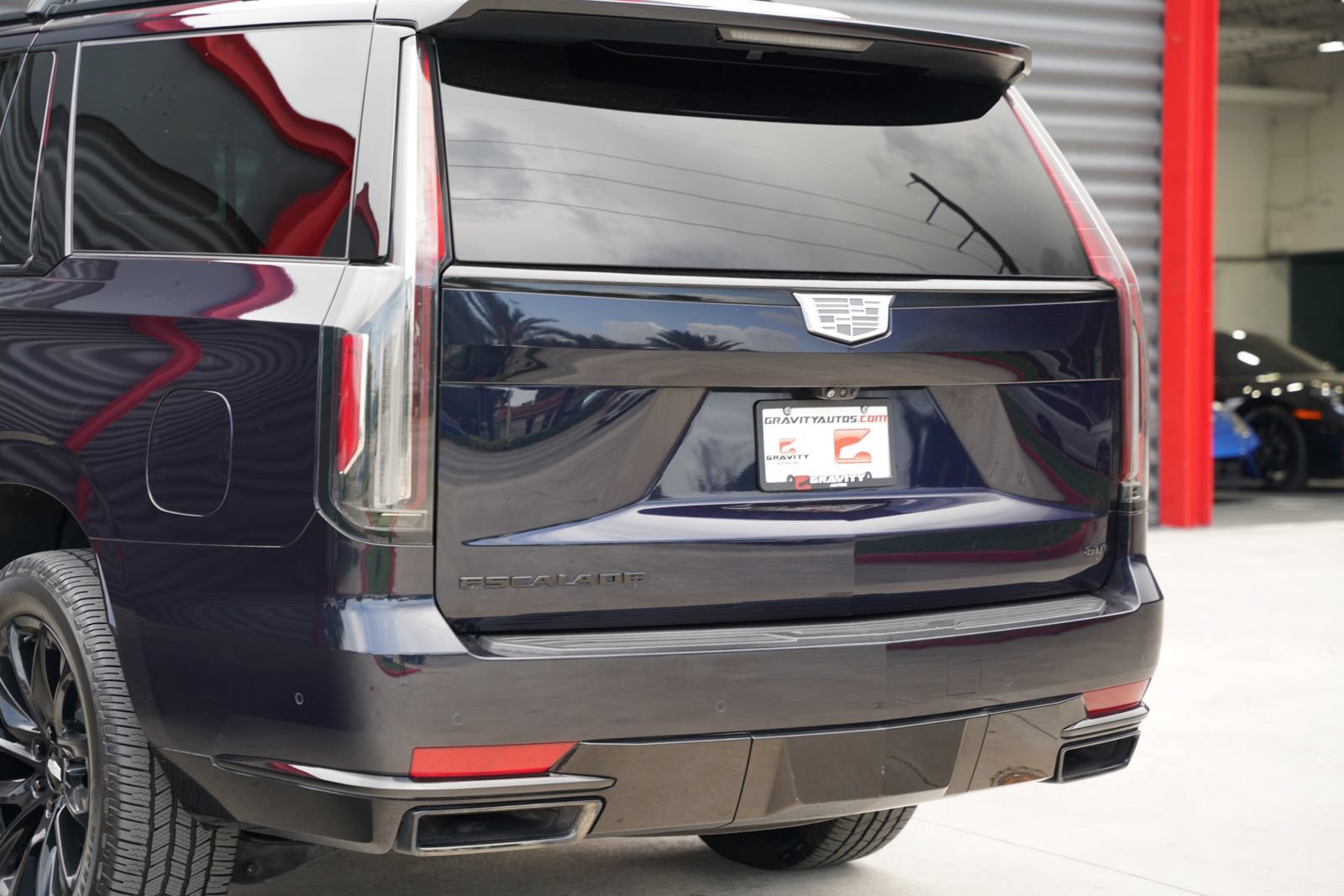 Used 2023 Cadillac Escalade ESV Sport Platinum w/ LPO, ONYX Package RWD image 12