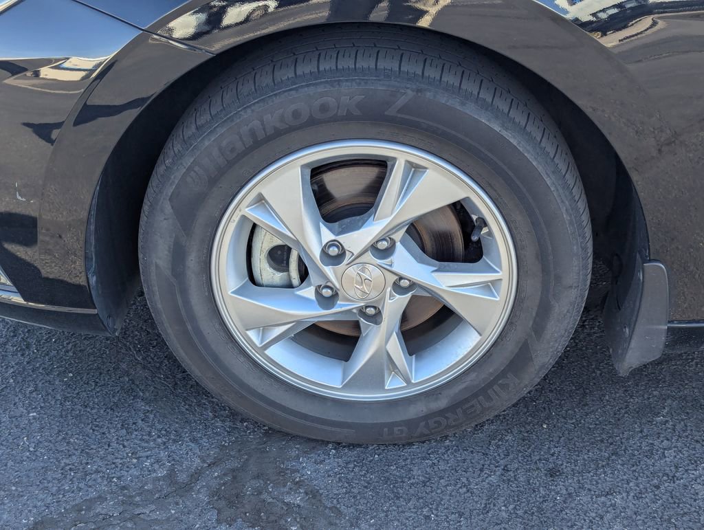 Used 2023 Hyundai Elantra SE image 13