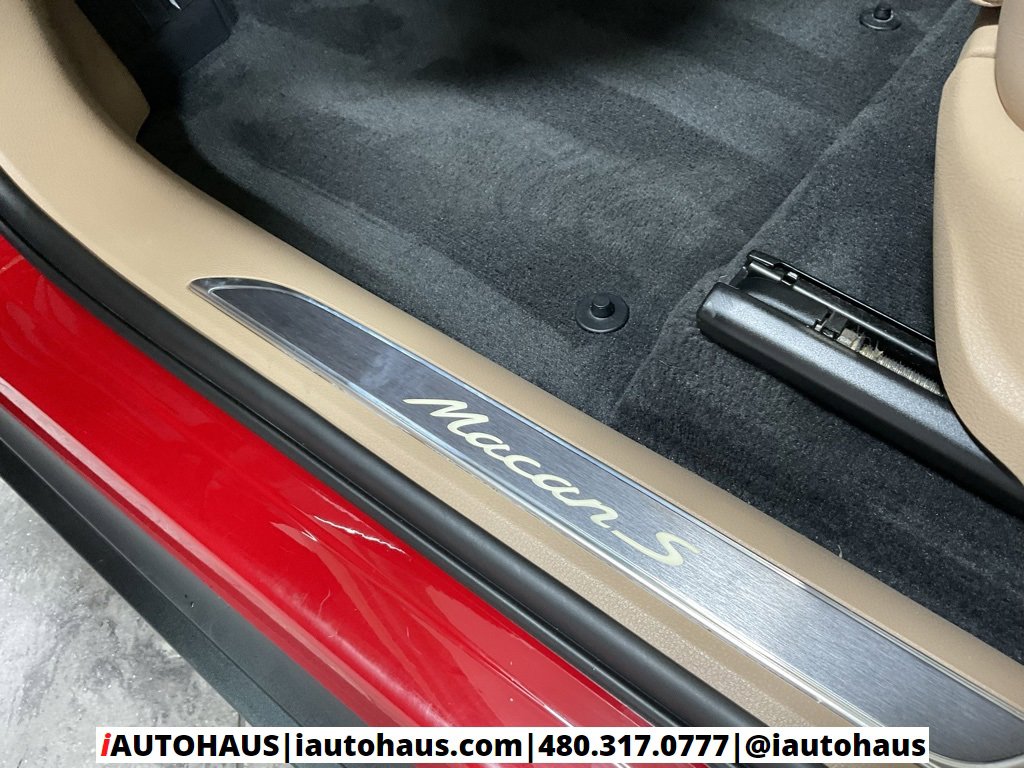 Used 2022 Porsche Macan S w/ Premium Package Plus image 39