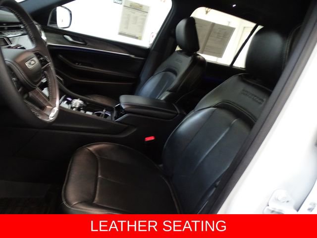 Certified 2023 Jeep Grand Cherokee Overland AWD/4WD image 2