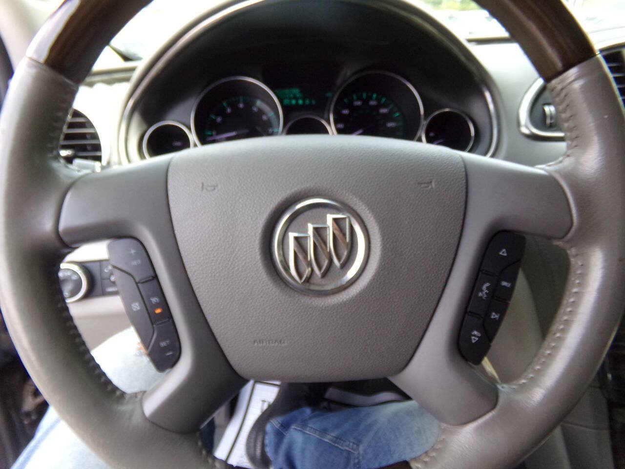 Used 2014 Buick Enclave Premium FWD image 31