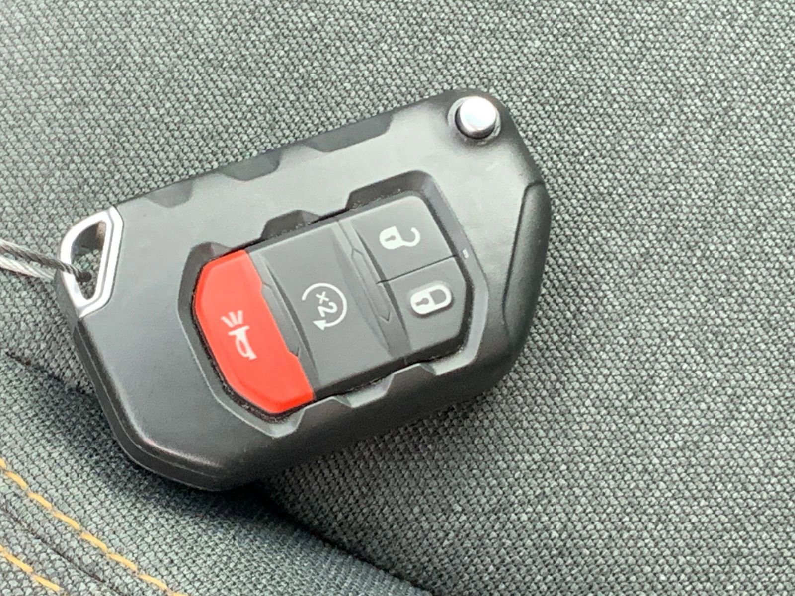 Used 2025 Jeep Wrangler Sahara image 22