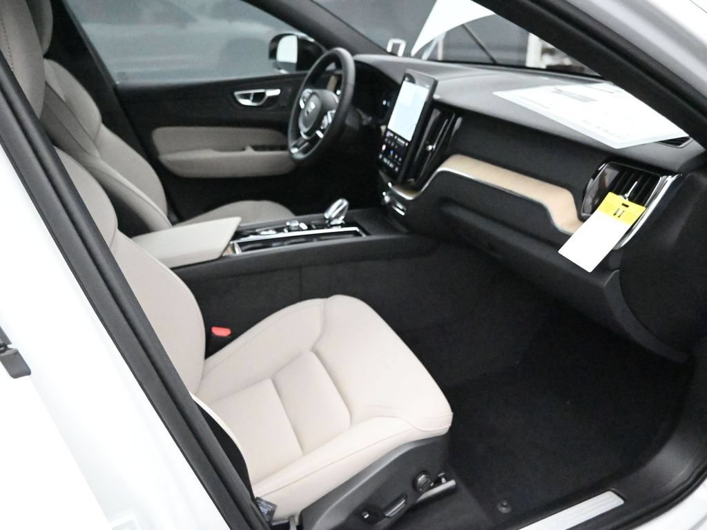 New 2026 Volvo XC60 B5 Core w/ Climate Package AWD/4WD image 38