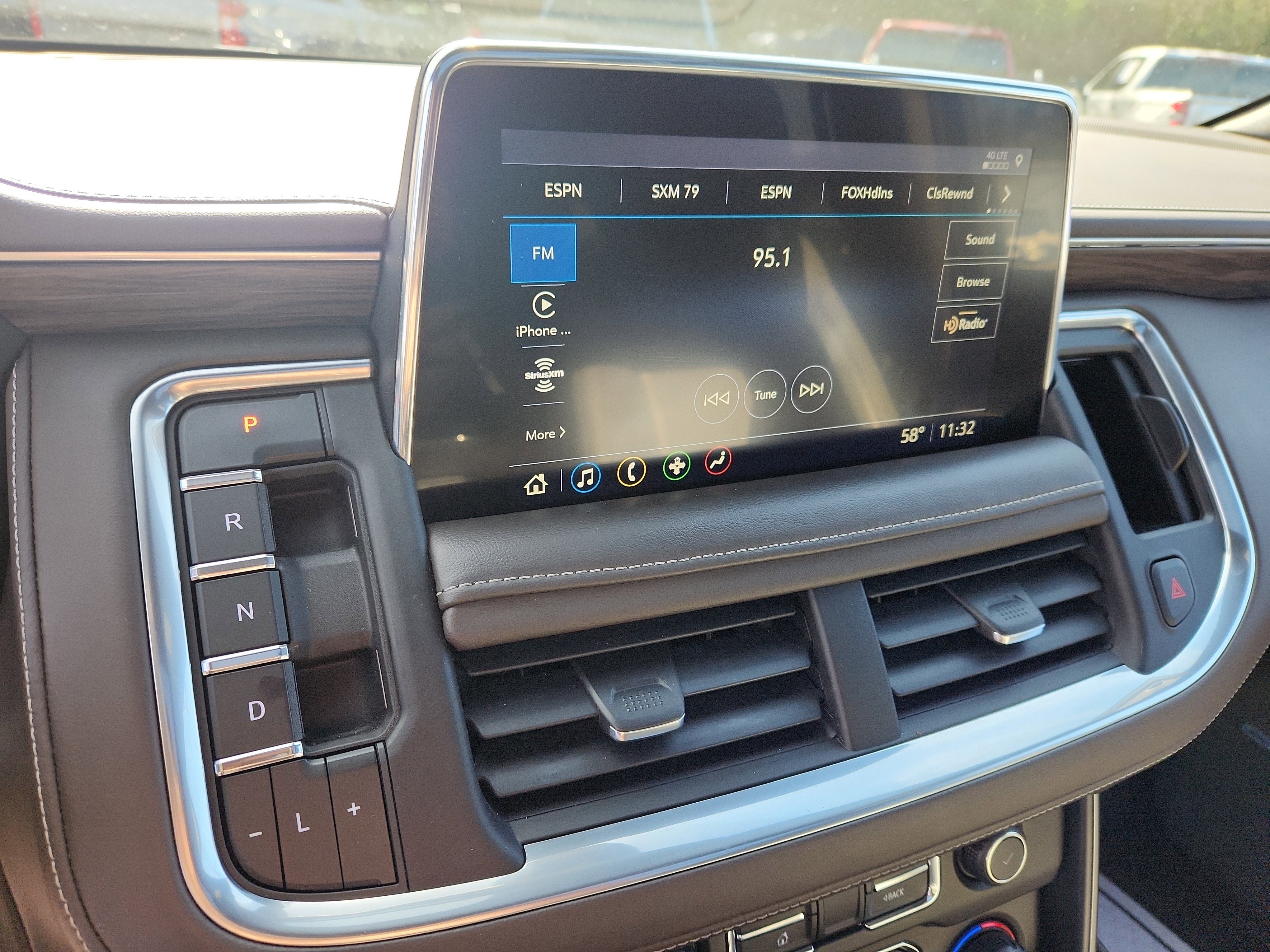 Used 2021 Chevrolet Tahoe Z71 w/ Z71 Signature Package image 33