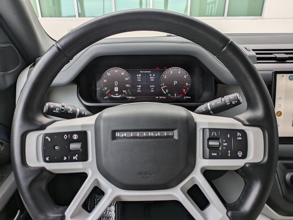Used 2025 Land Rover Defender 110 S image 29