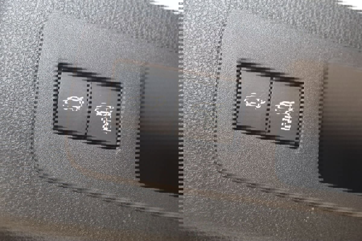 Used 2025 Lexus LX 600 4WD w/ Luxury Package image 59