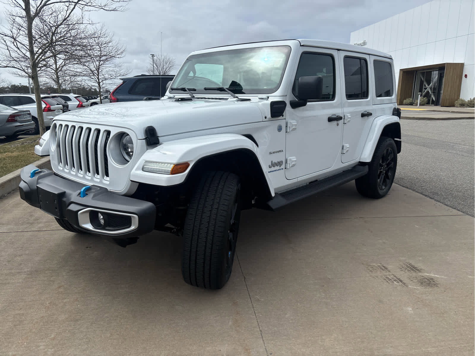 Used 2023 Jeep Wrangler Sahara image 3