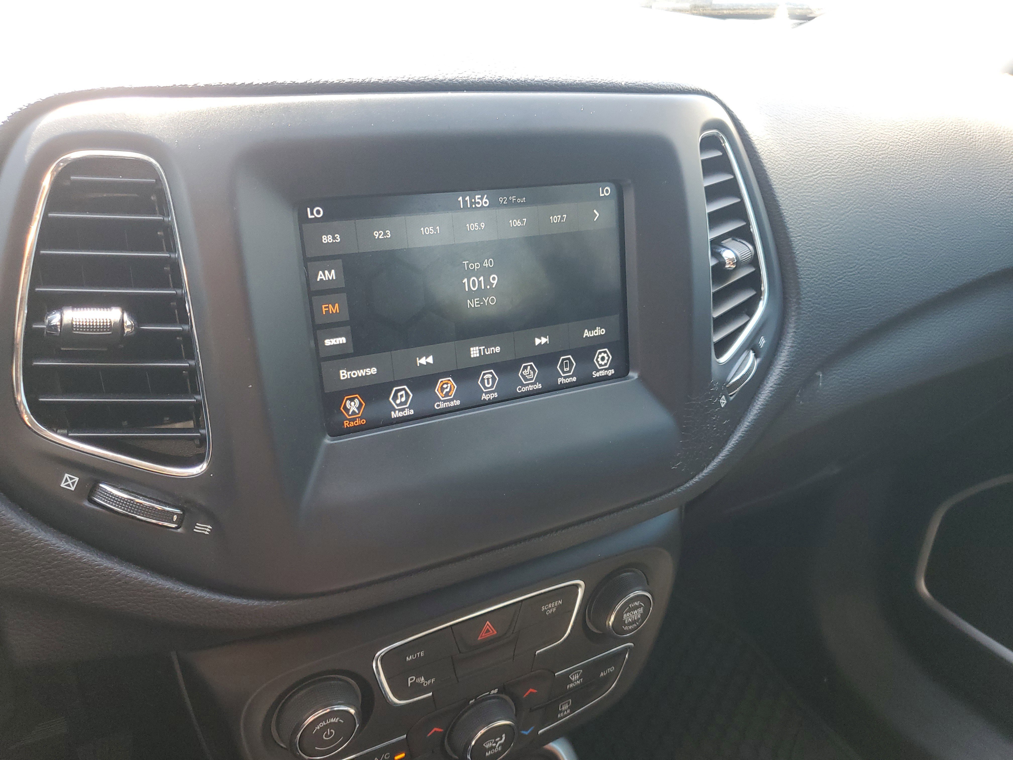 Used 2020 Jeep Compass Latitude w/ Cold Weather Group image 18