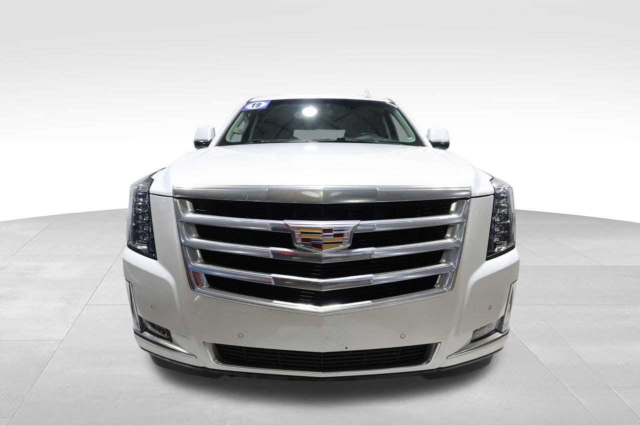 Used 2019 Cadillac Escalade Luxury AWD/4WD image 5