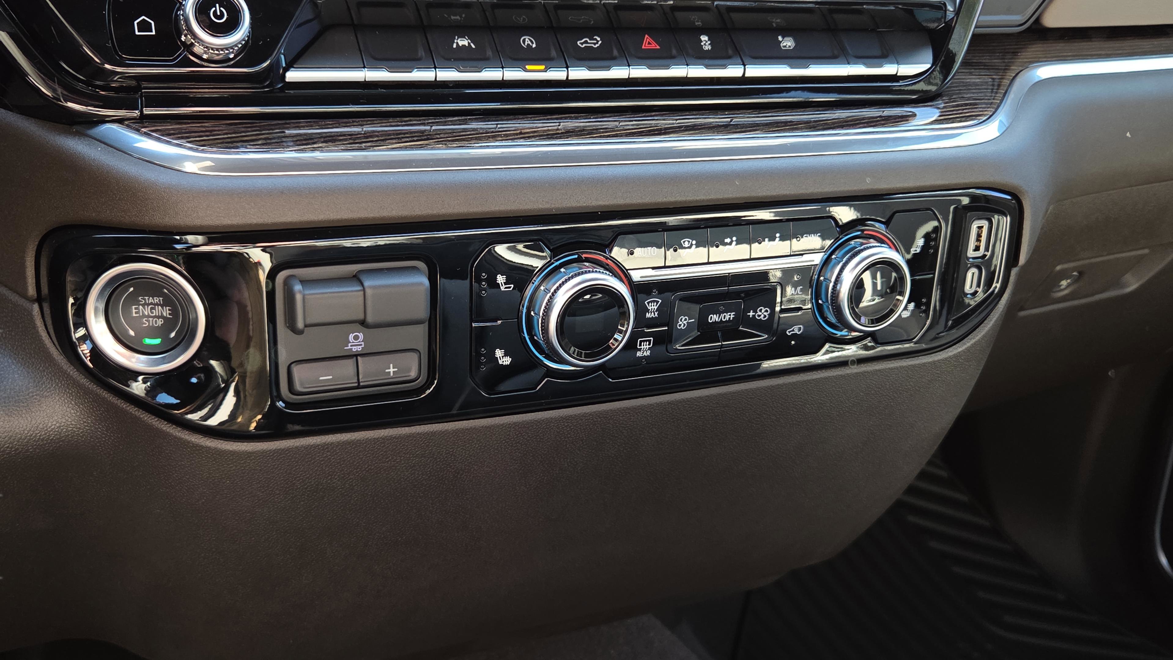 New 2026 GMC Sierra 1500 SLE w/ Max Trailering Package RWD image 18