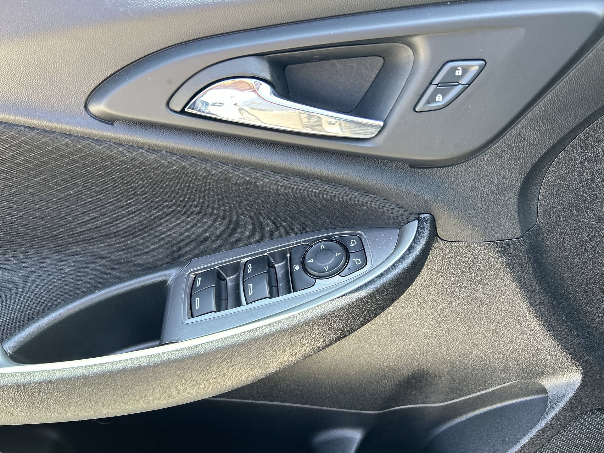 Used 2024 Chevrolet Malibu LT FWD image 15