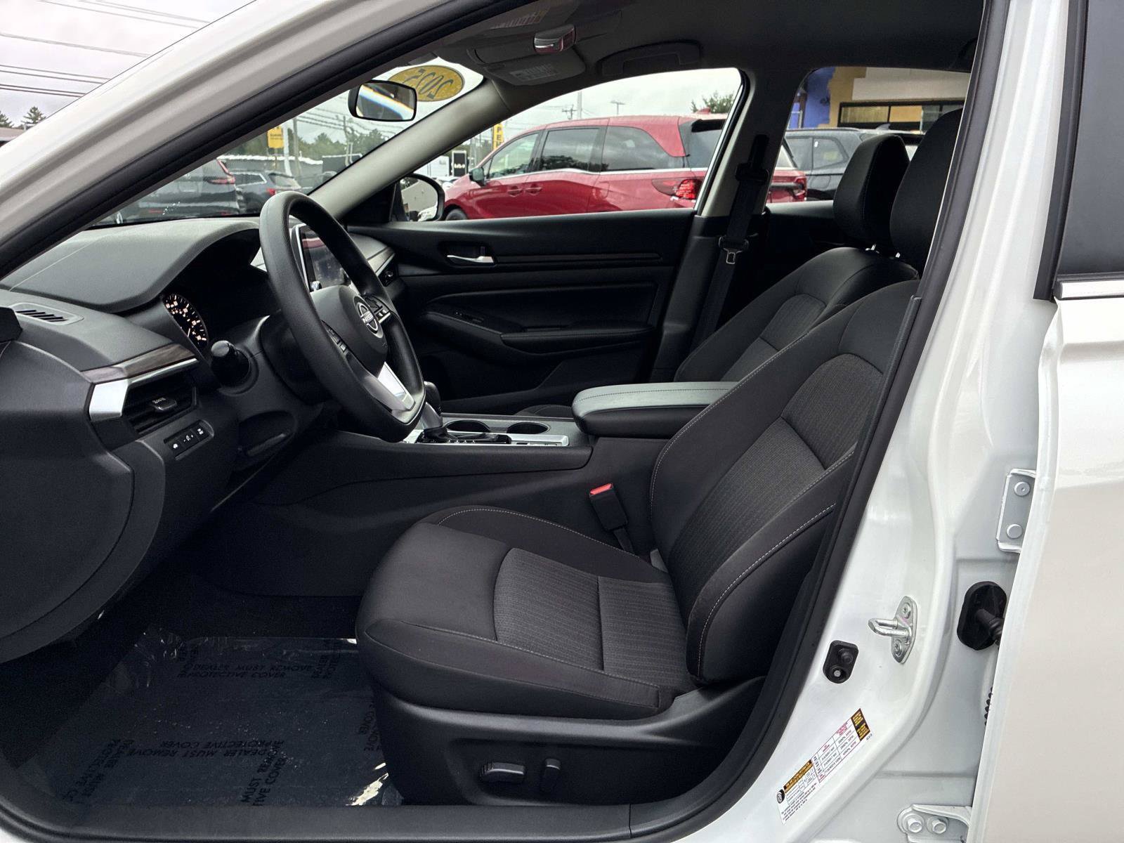 Used 2025 Nissan Altima 2.5 SV AWD/4WD image 24