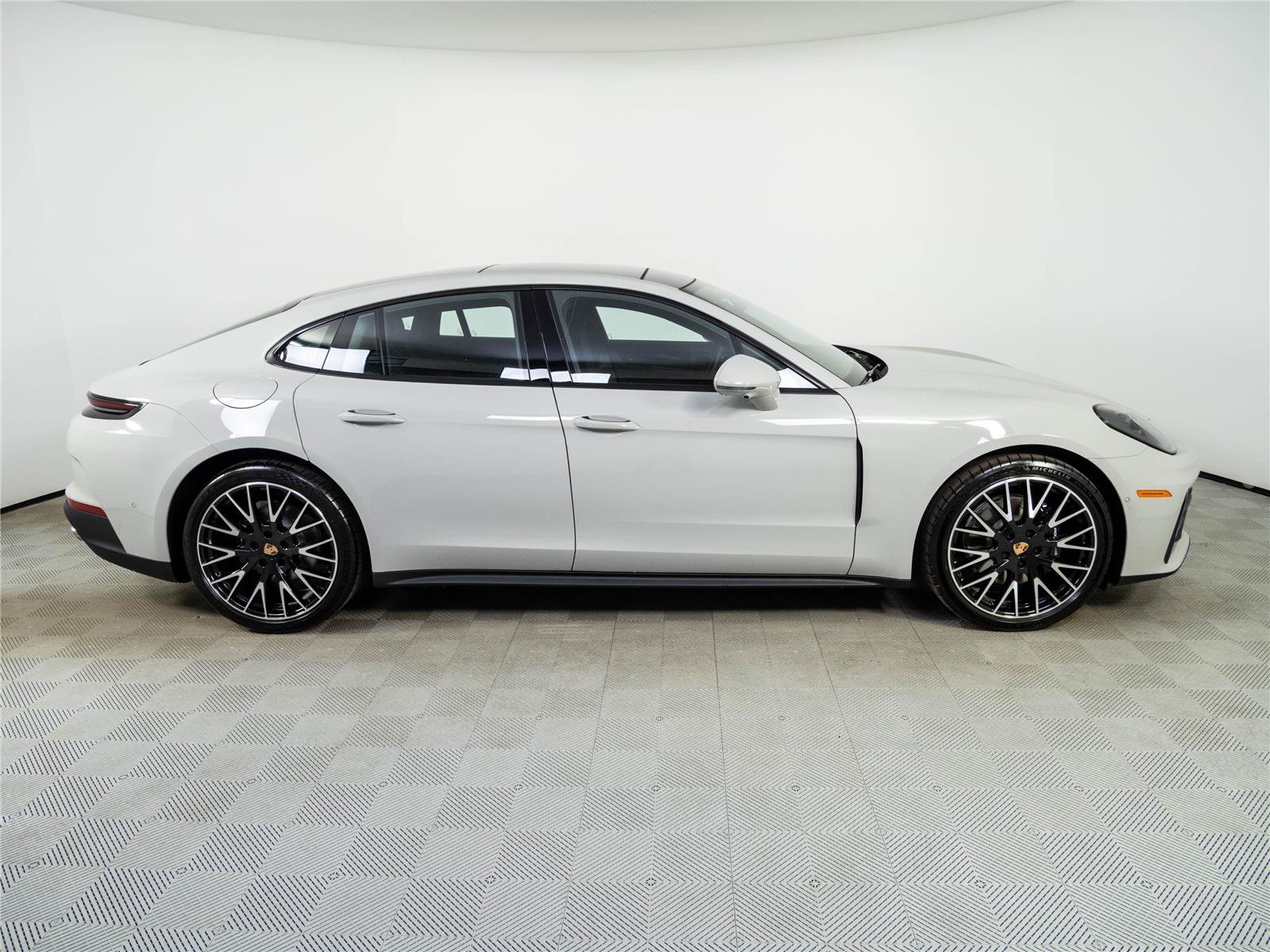 New 2026 Porsche Panamera image 28