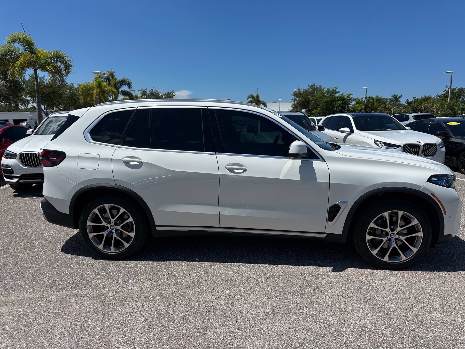 Certified 2024 BMW X5 sDrive40i w/ Premium Package RWD image 3