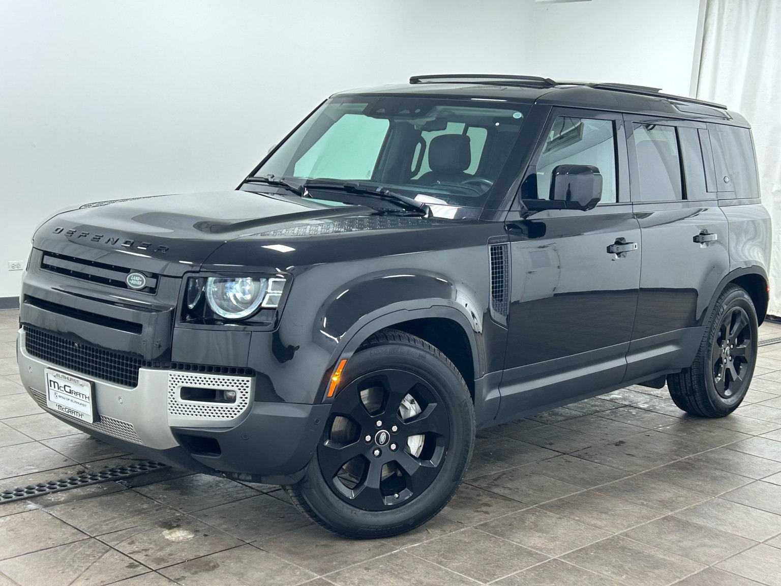 Used 2020 Land Rover Defender 110 HSE image 1