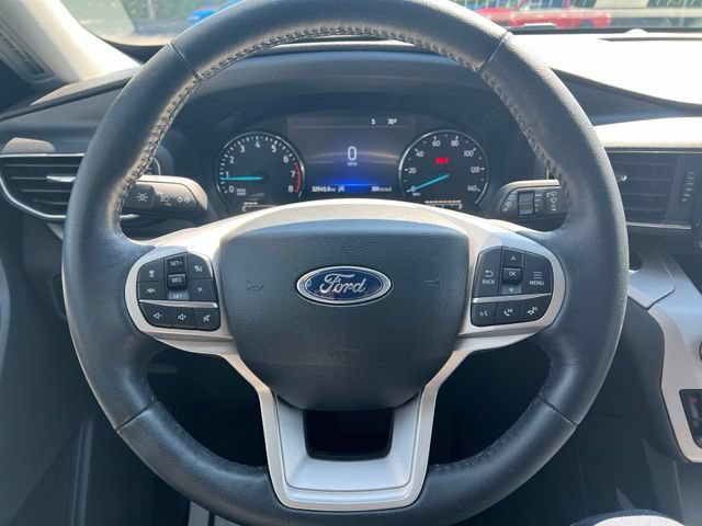 Used 2023 Ford Explorer XLT w/ Equipment Group 202A AWD/4WD image 13