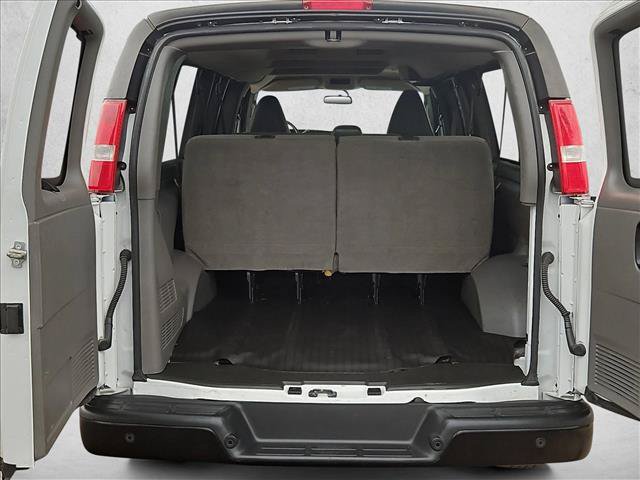 Used 2023 Chevrolet Express 3500 LS RWD image 6