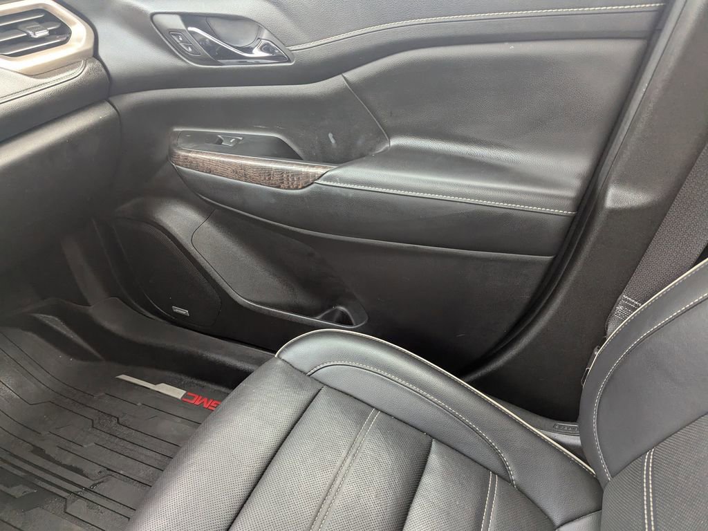 Certified 2023 GMC Acadia Denali w/ Denali Ultimate Package image 14