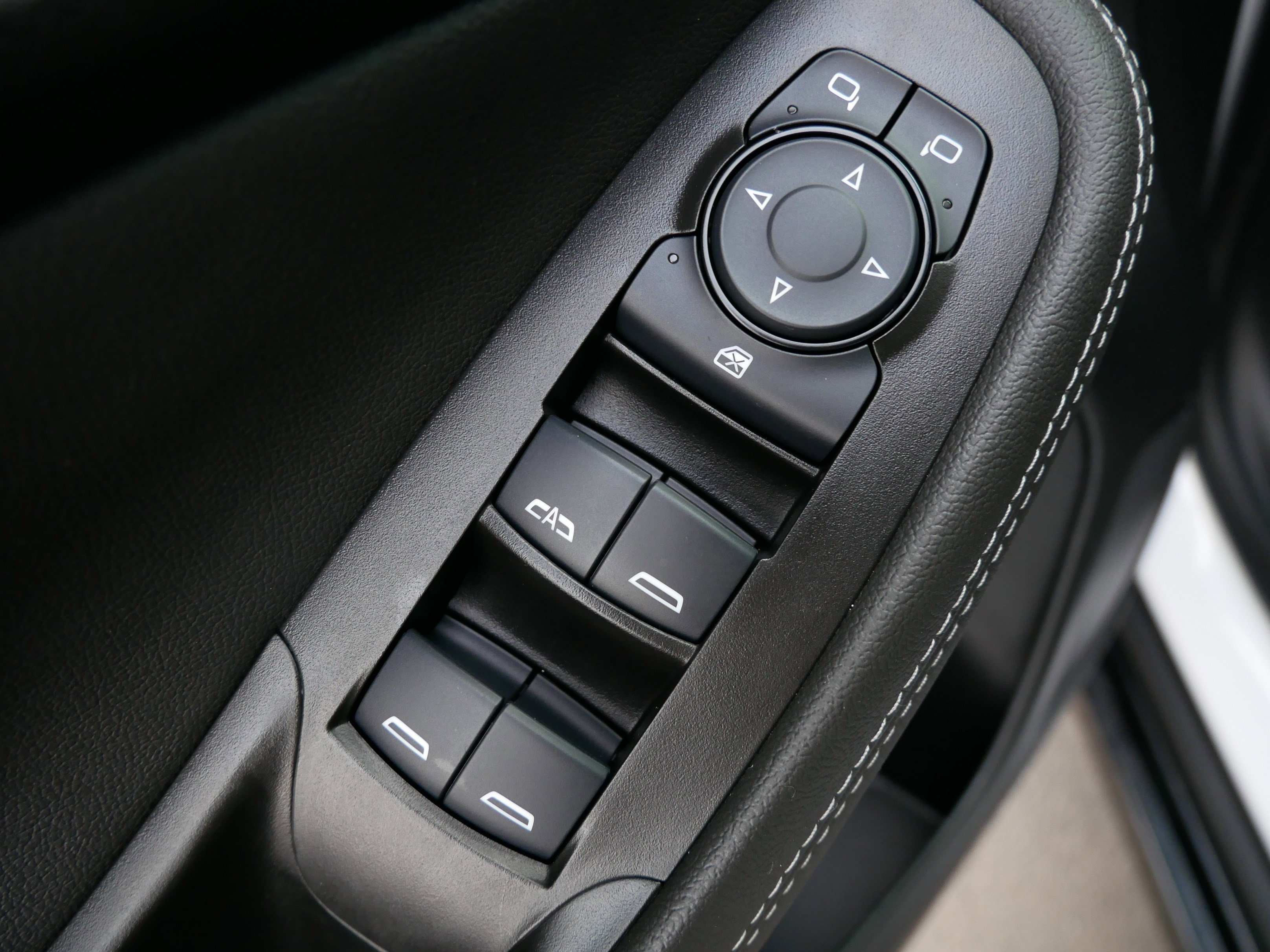 Used 2024 Buick Encore GX Sport Touring image 19