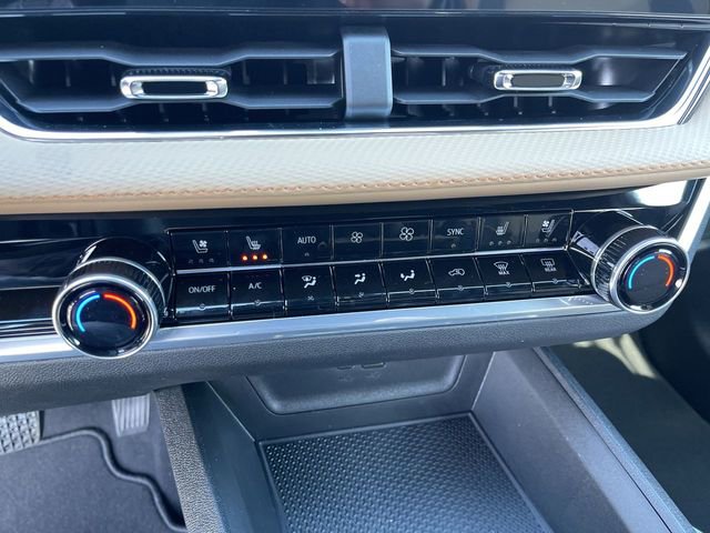 New 2026 Chevrolet Equinox ACTIV w/ Convenience Package III image 19