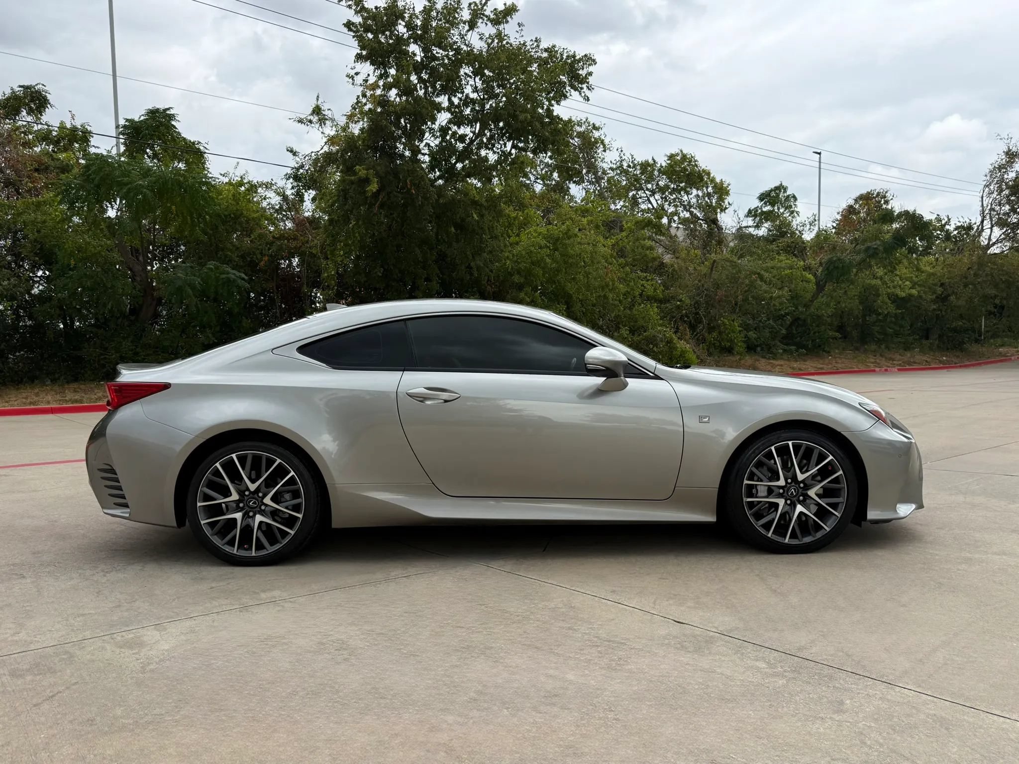 Used 2016 Lexus RC 200t RWD image 6