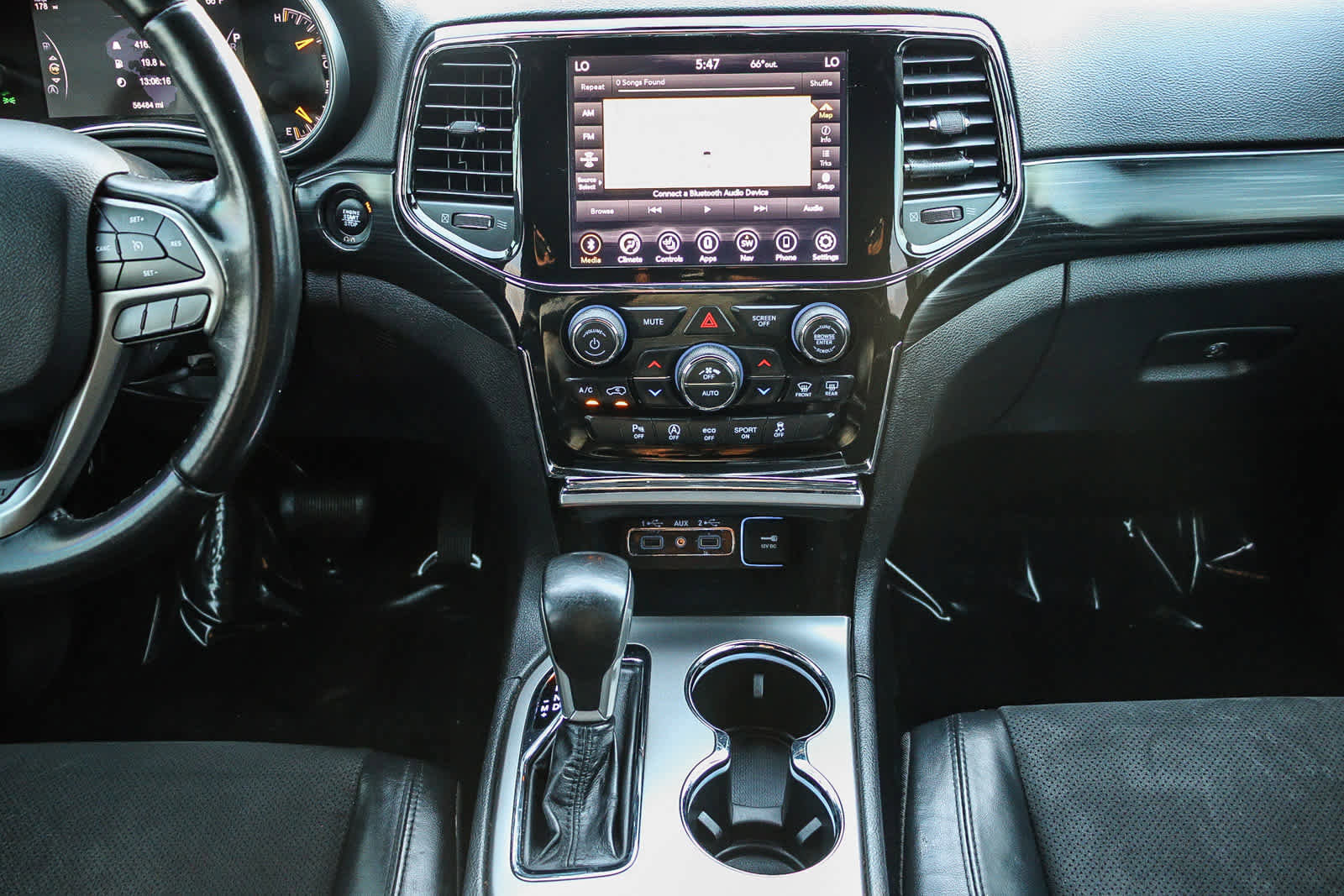 Used 2019 Jeep Grand Cherokee Laredo w/ Laredo X Package image 13