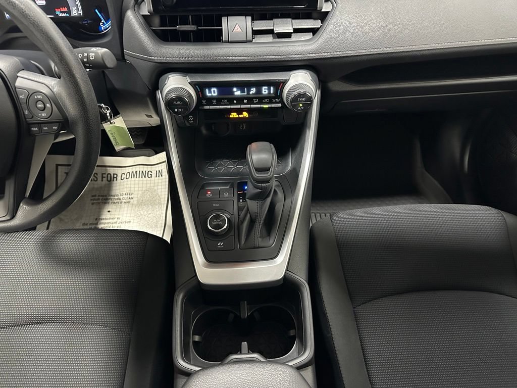 Used 2025 Toyota RAV4 LE AWD/4WD image 39
