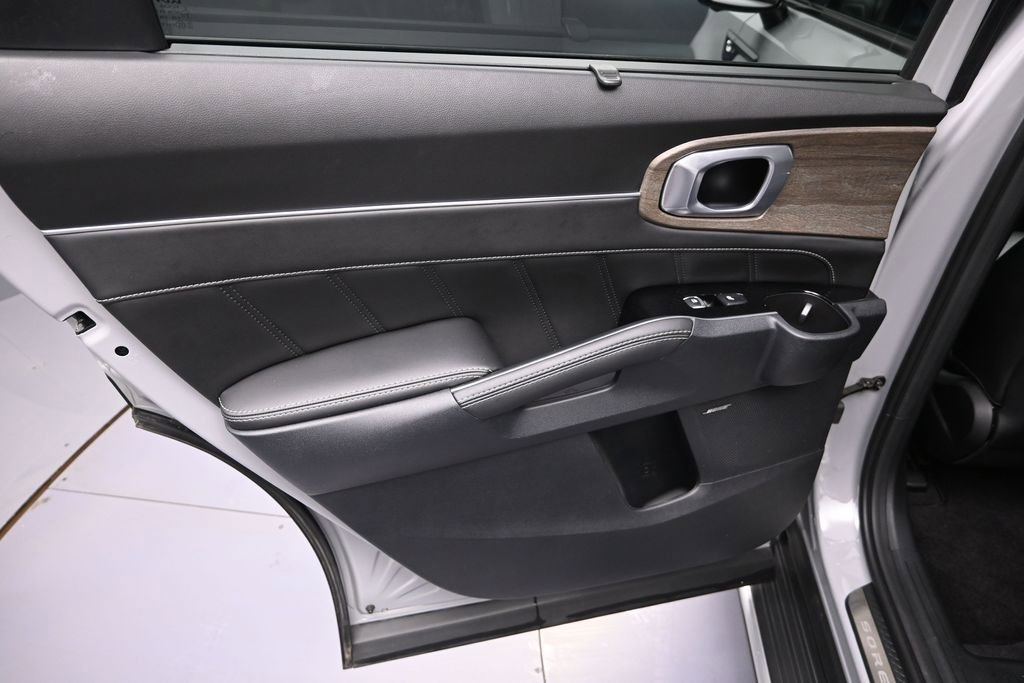 Used 2023 Kia Sorento SX Prestige AWD/4WD image 32