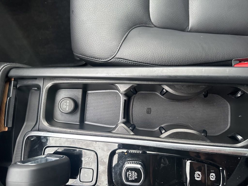 Used 2025 Volvo XC90 B5 Plus w/ Protection Package Premier image 27