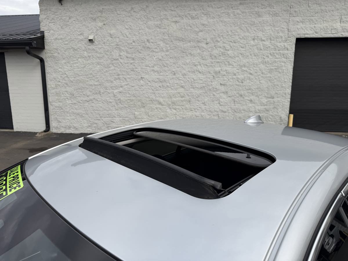 Used 2017 Volvo S60 T5 Inscription image 9