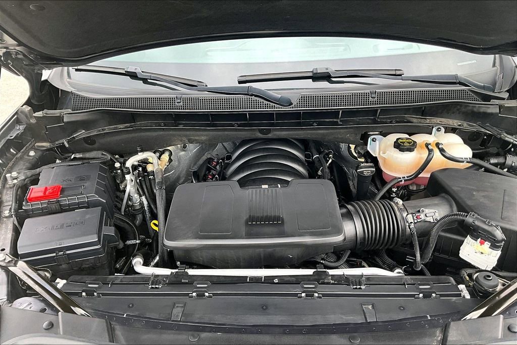 Used 2024 Chevrolet Suburban Premier image 30