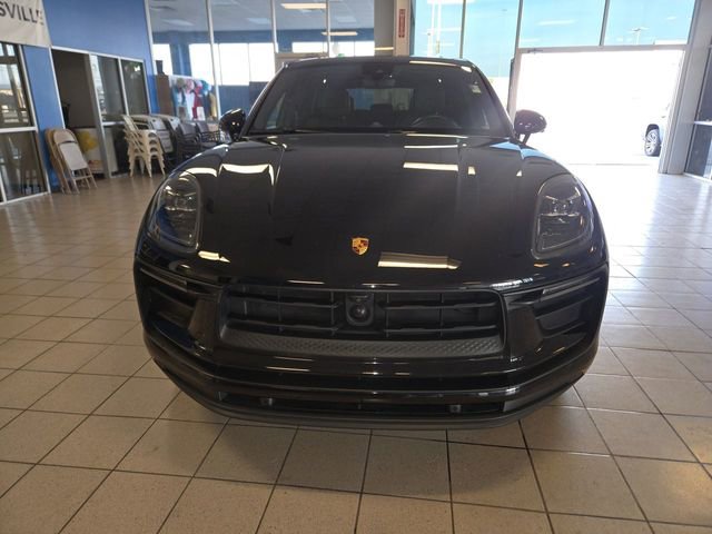Used 2023 Porsche Macan image 3