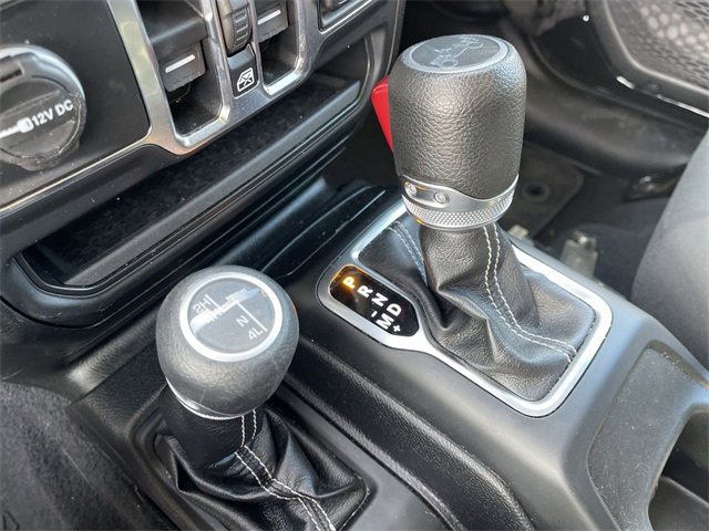 Used 2019 Jeep Wrangler Unlimited Sahara image 19