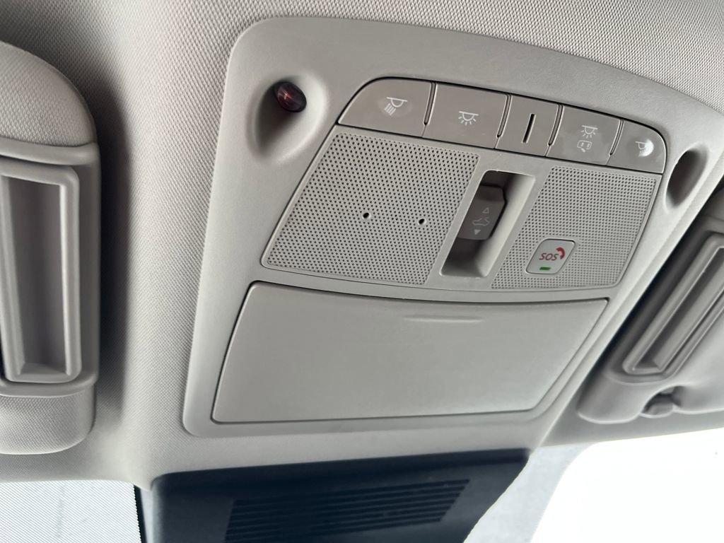 Used 2024 Nissan Armada SL image 16