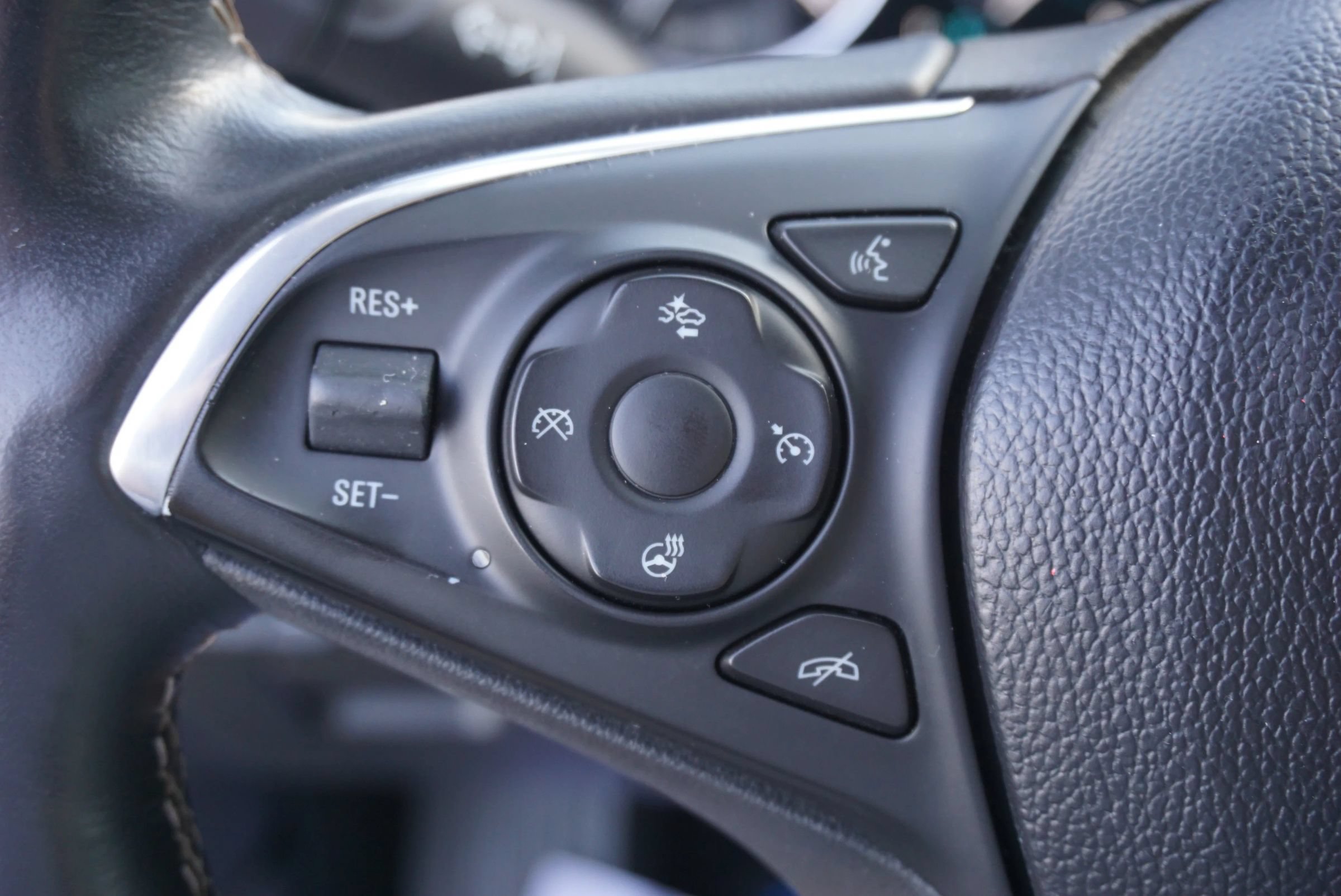 Used 2016 Buick Envision Premium AWD/4WD image 25