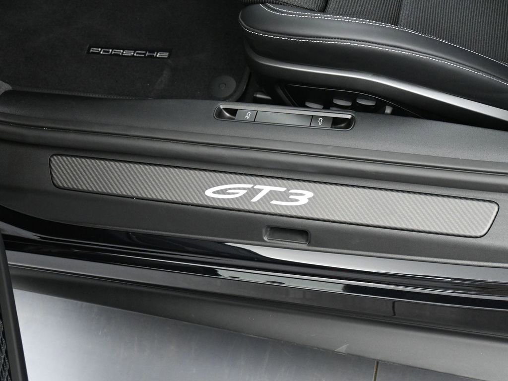 New 2026 Porsche 911 GT3 image 19