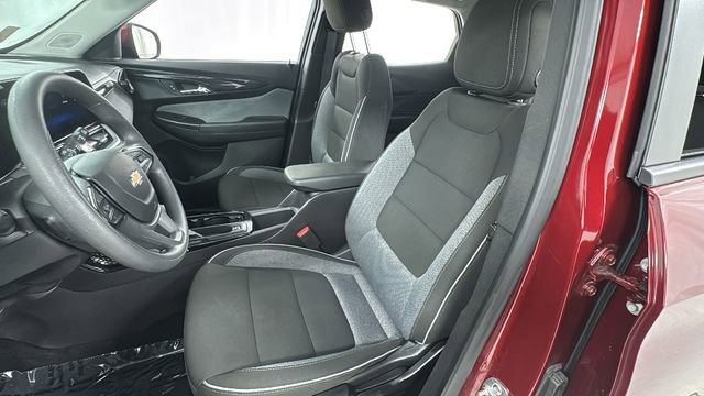 Used 2025 Chevrolet TrailBlazer LT w/ Driver Confidence Package image 10