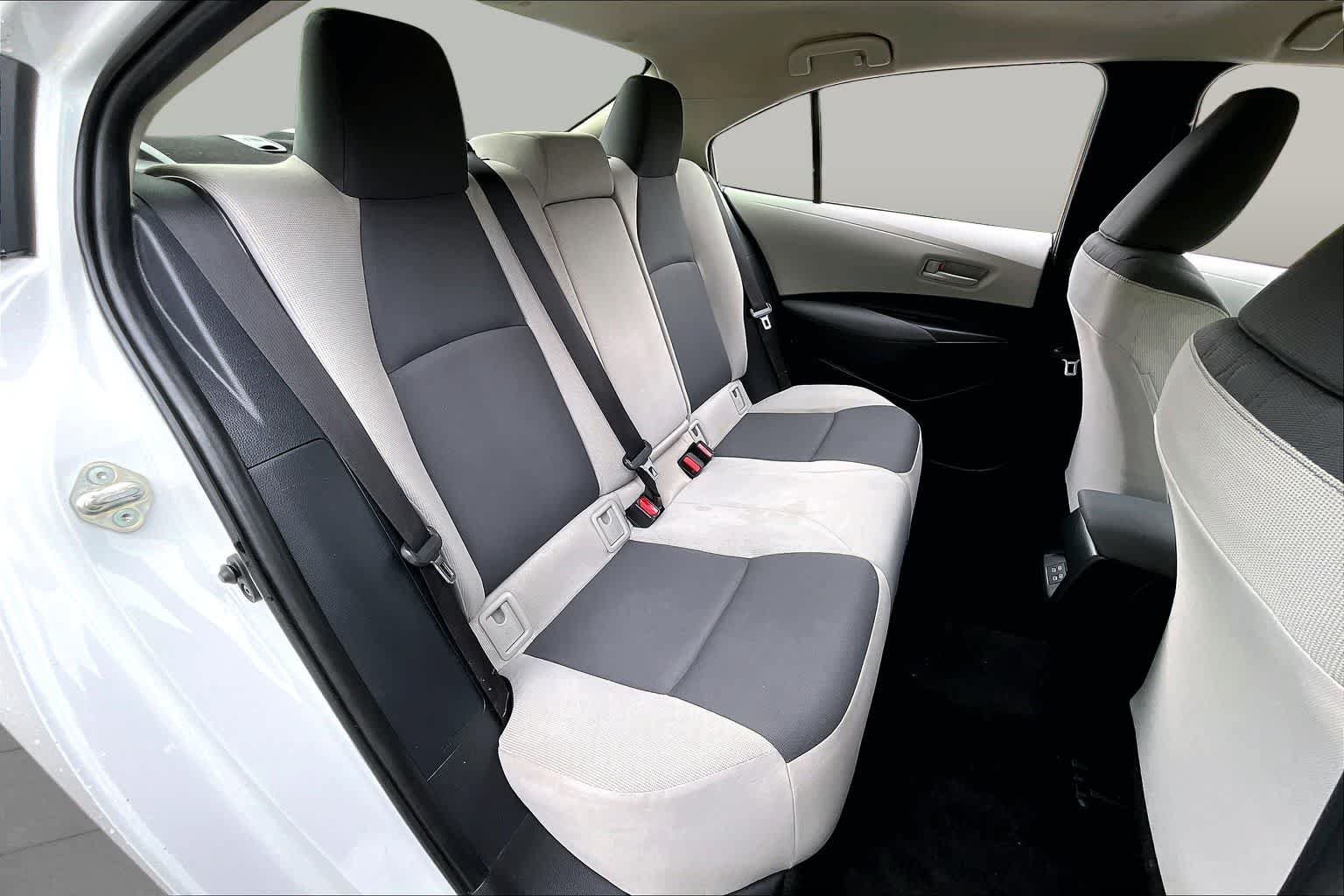 Used 2024 Toyota Corolla LE FWD image 19