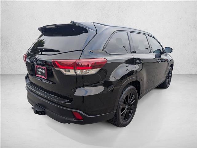 Used 2019 Toyota Highlander SE FWD image 5