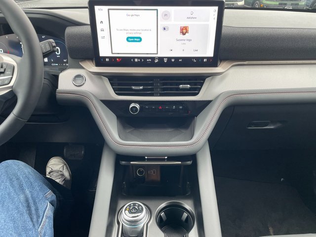 New 2025 Ford Explorer Active w/ Active Comfort Package image 27