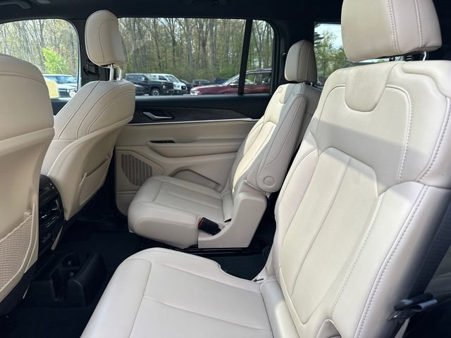 Used 2024 Jeep Grand Cherokee L Limited AWD/4WD image 22