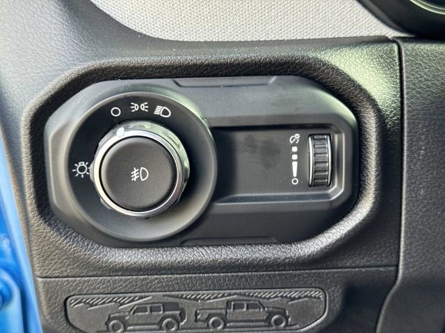 Used 2025 Jeep Wrangler Sport image 29