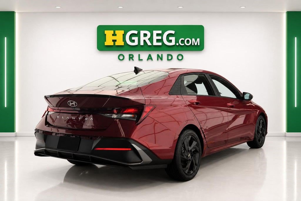 Used 2026 Hyundai Elantra Sport FWD image 4