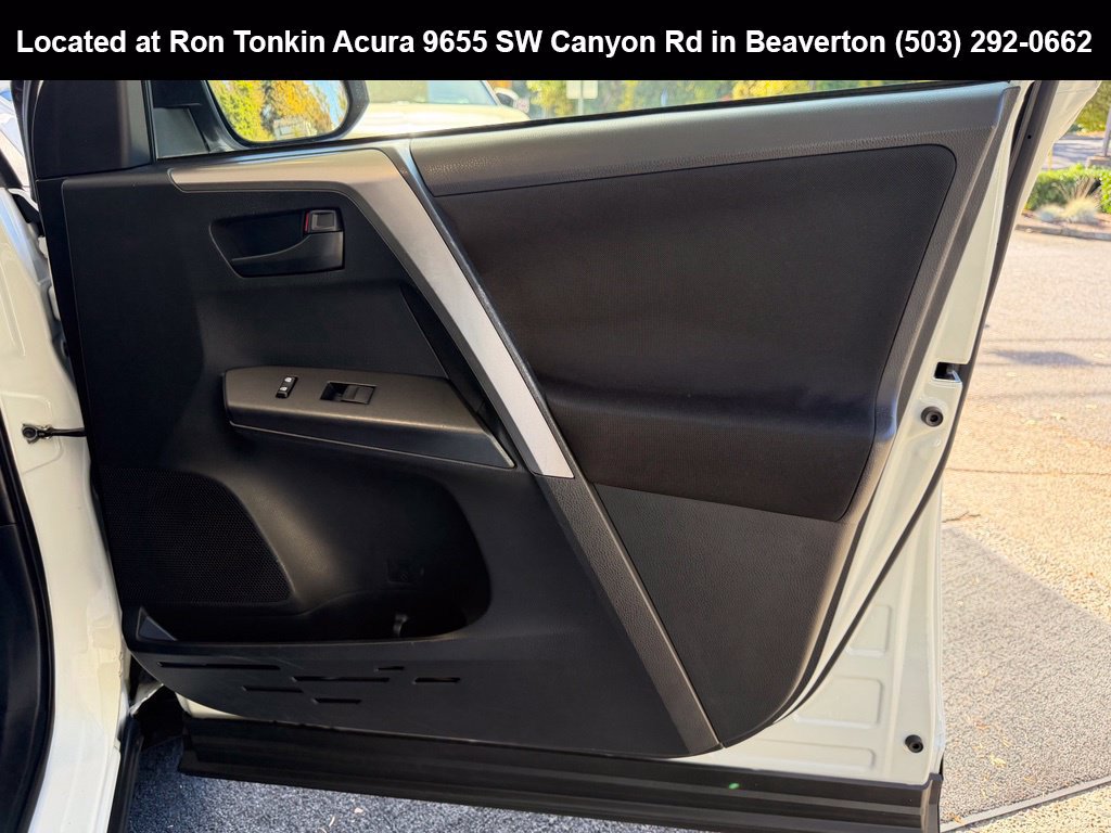Used 2018 Toyota RAV4 LE w/ All Weather Liner Package AWD/4WD image 31