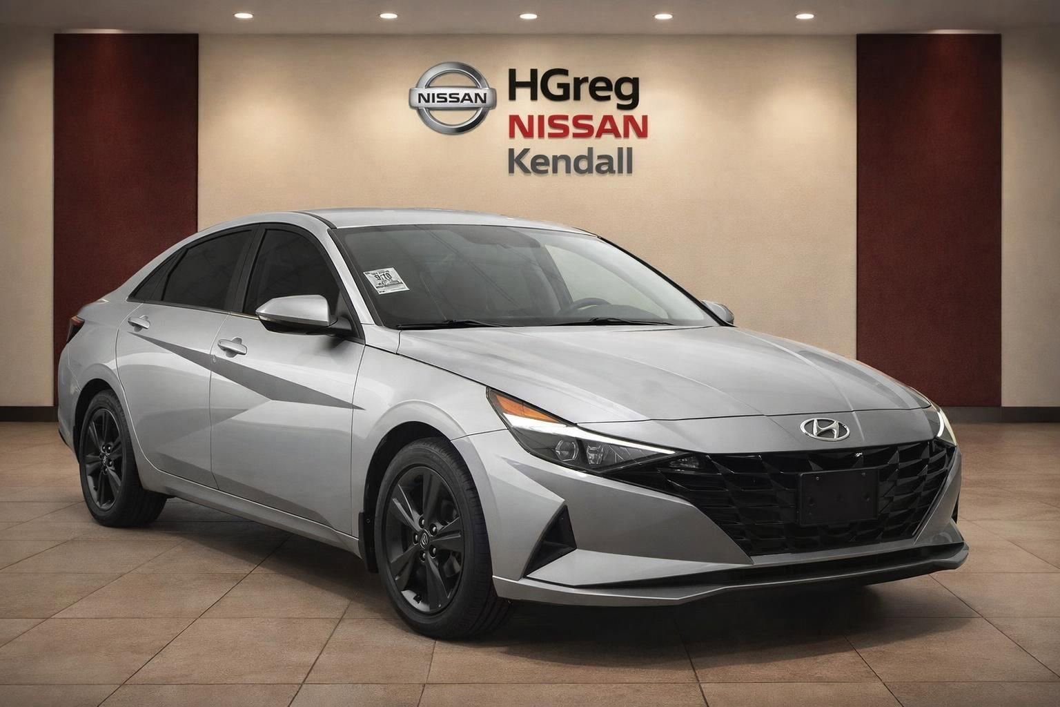 Used 2022 Hyundai Elantra SEL FWD image 3