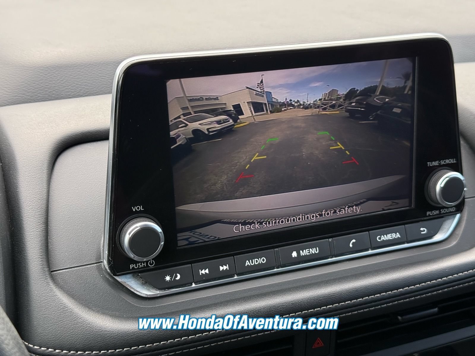 Used 2024 Nissan Rogue S AWD/4WD image 26